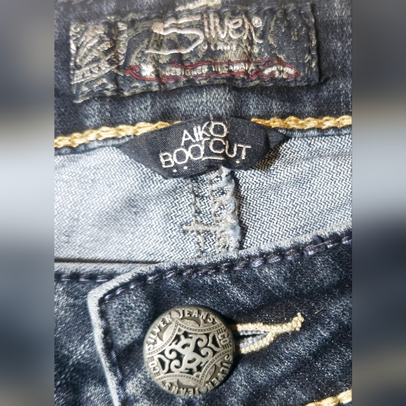Silver Jeans - Picture 5 of 9